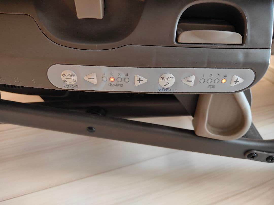 コンビ 　combiのホワイトレーベル ネムリラAUTOSWING BEDi電動