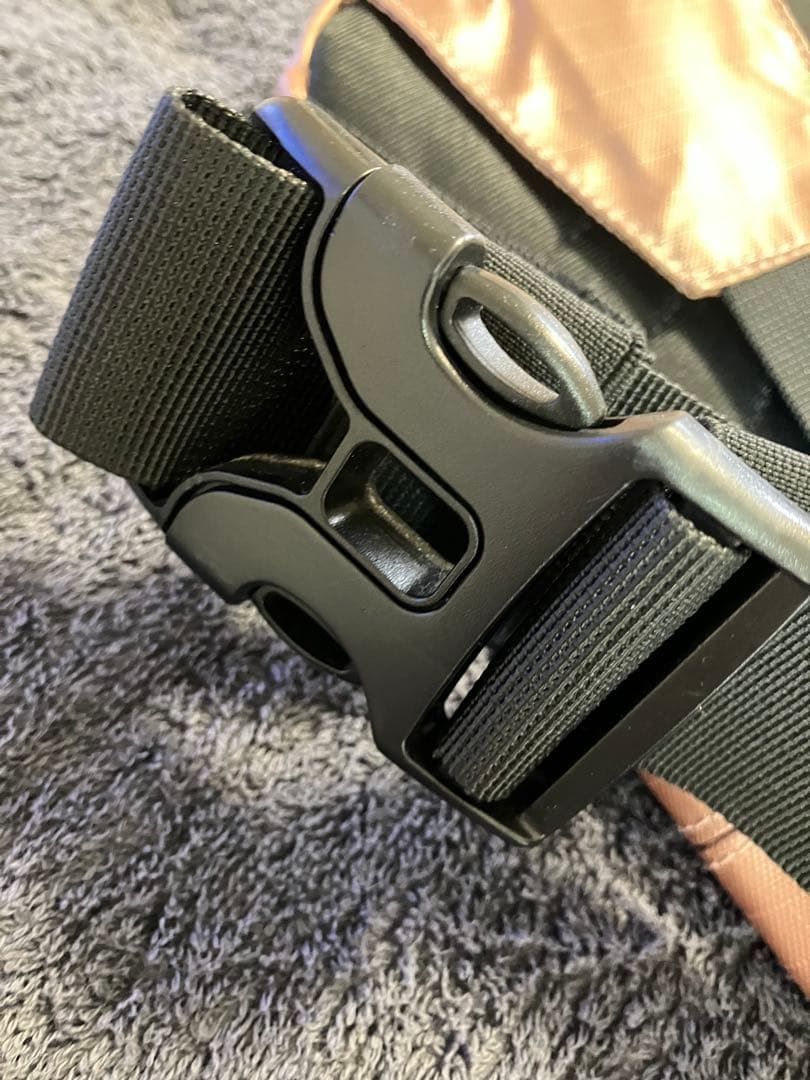 美品 THE NORTH FACE Supreme ボディバッグ ピンクゴールド