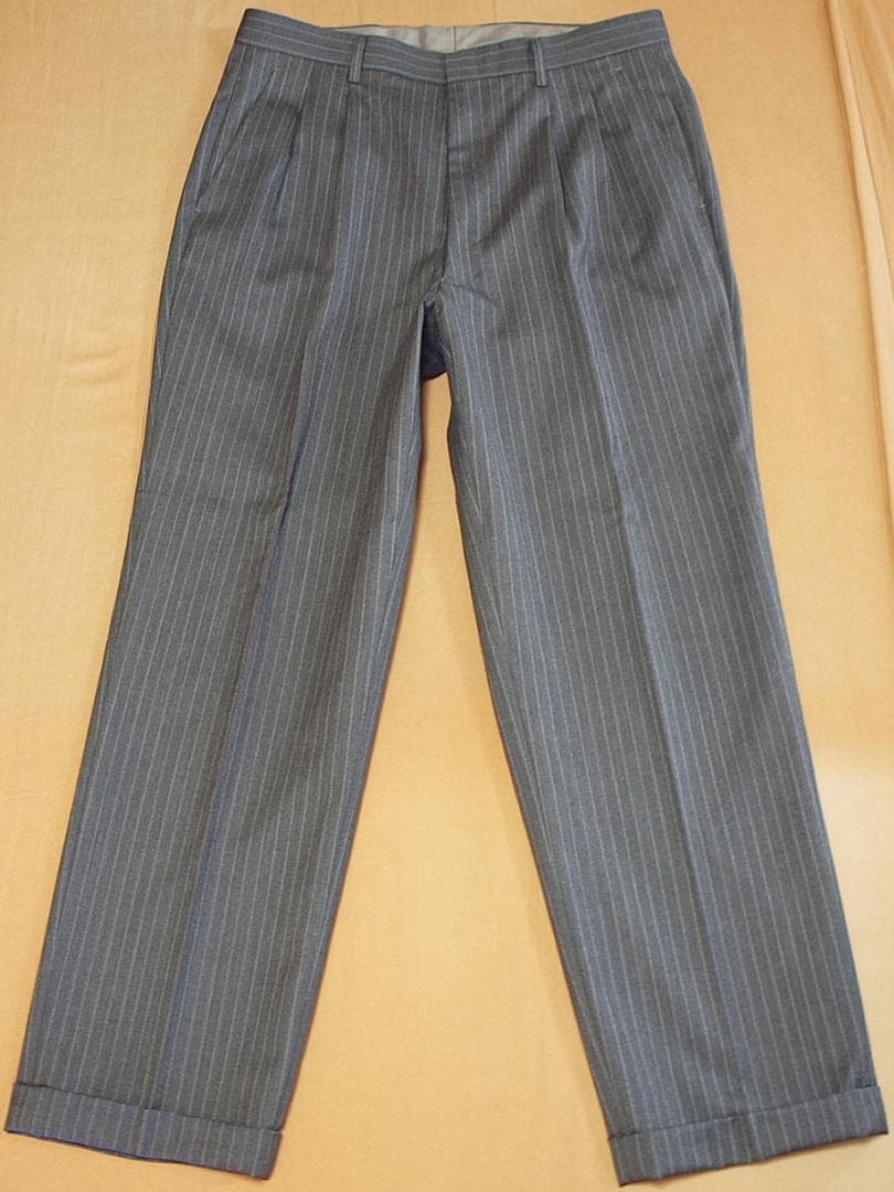 グレーxストライプ柄２ボタンスーツ(A6)冬よりの秋冬物セットアップ