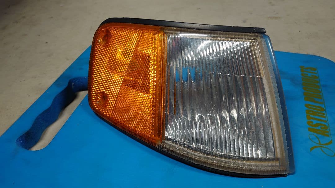 p*8様 ホンダ CR-X US仕様コーナーランプ(右側)