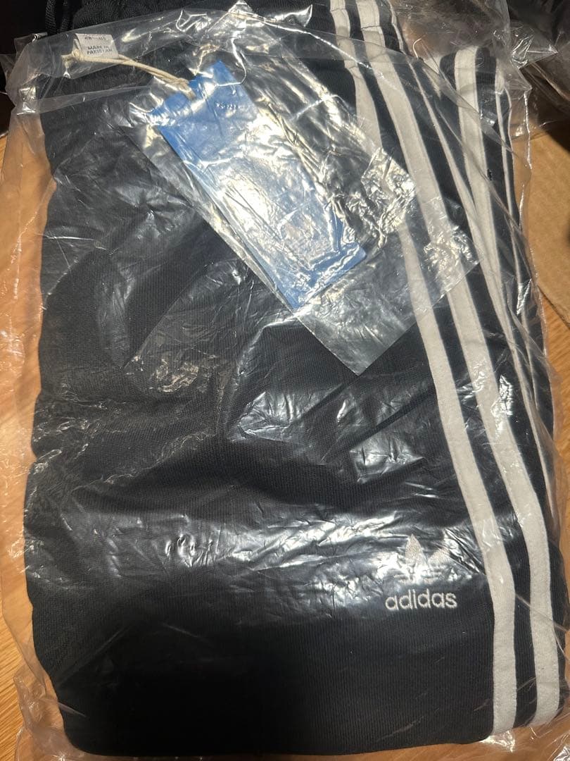 新品adidas スリーストライプス ルーズ フレンチテリー ワイドレッグパンツ