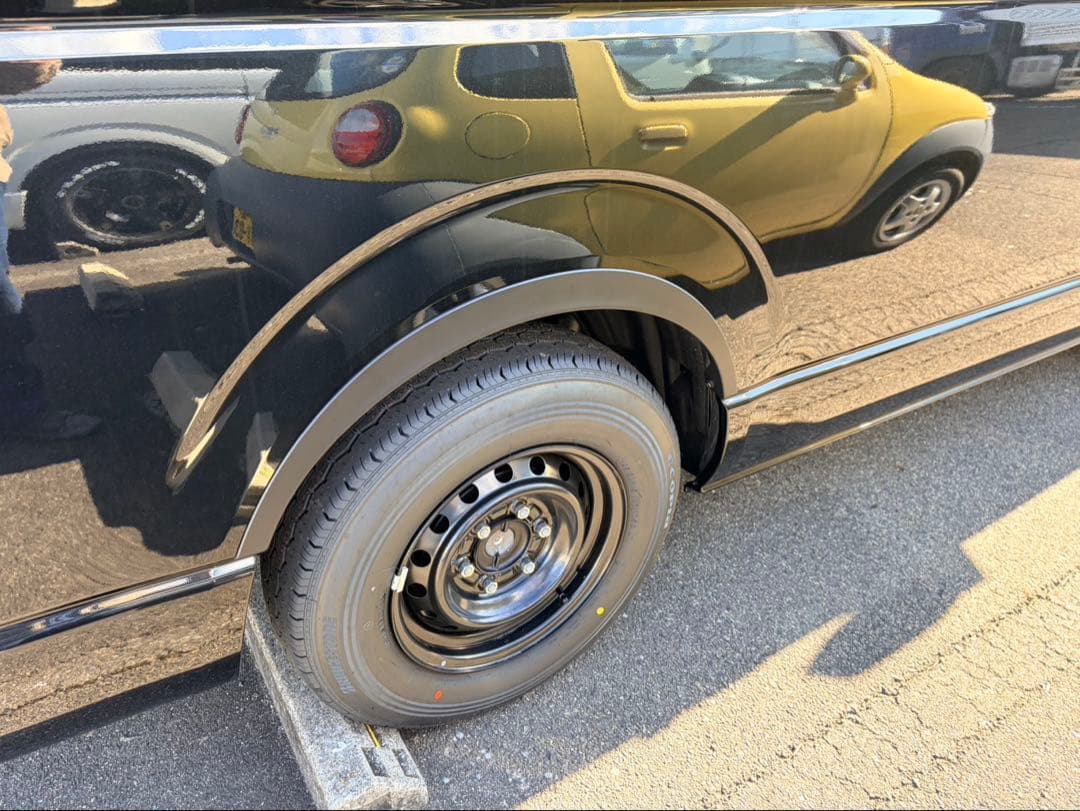 ハイエース　オーバーフェンダー　マットブラック　少しの値下げ可能！