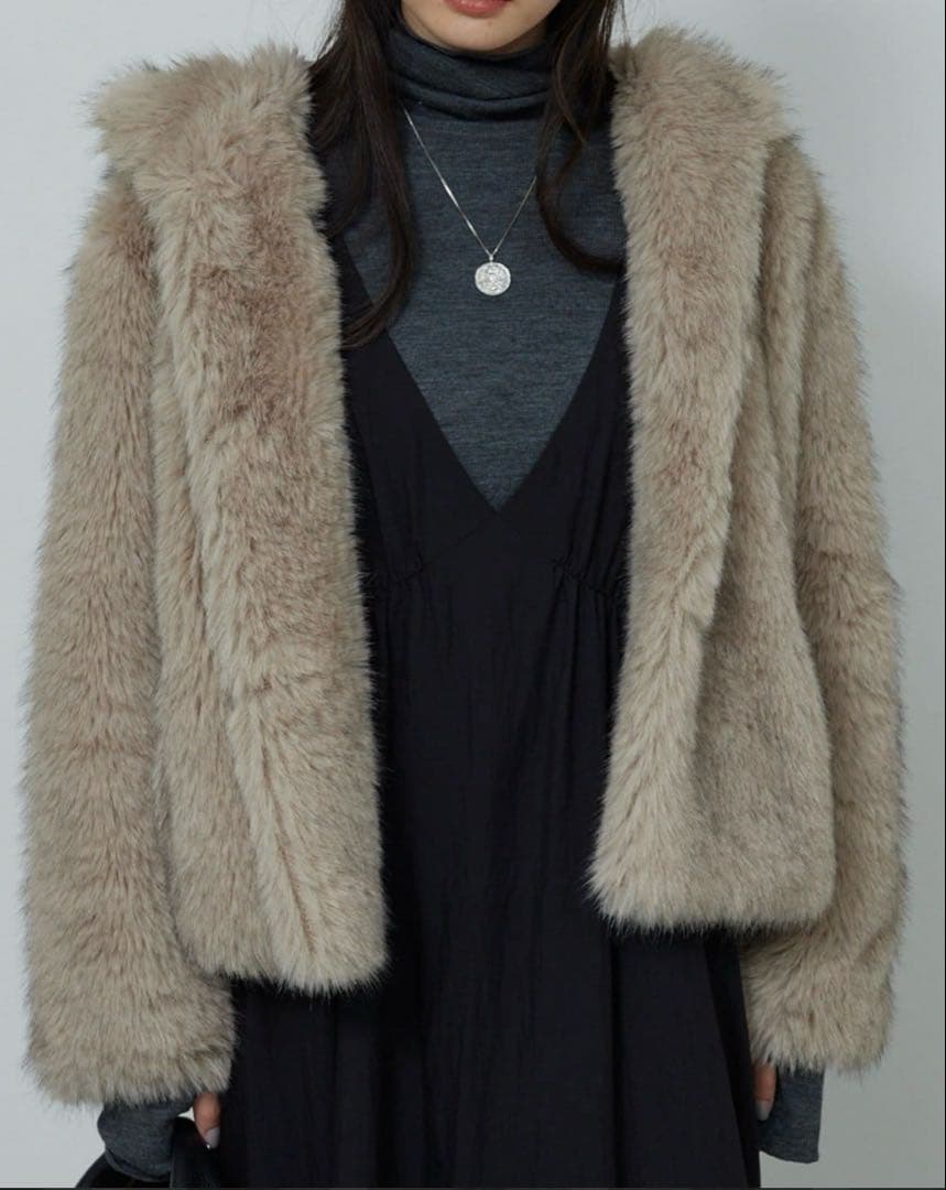 【取置き中】ガリャルダガランテ　エコファーフーディーブルゾン