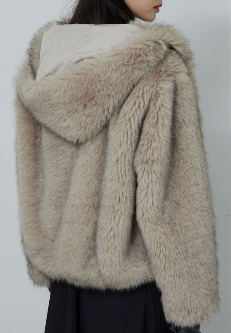 【取置き中】ガリャルダガランテ　エコファーフーディーブルゾン