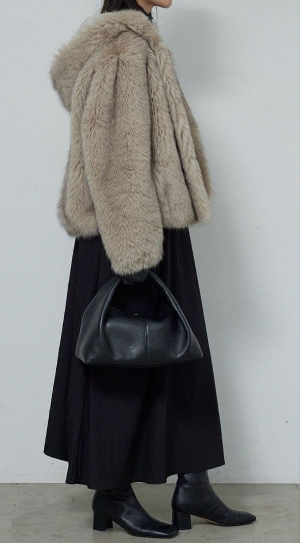 【取置き中】ガリャルダガランテ　エコファーフーディーブルゾン