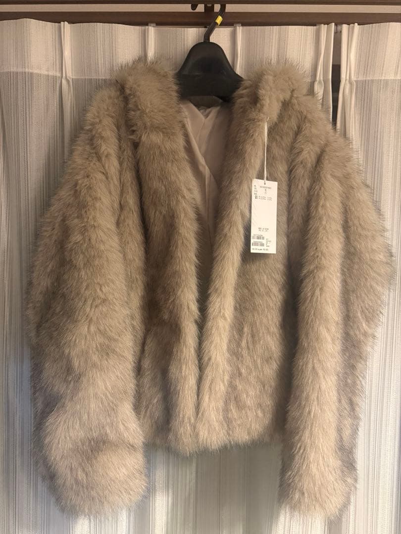 【取置き中】ガリャルダガランテ　エコファーフーディーブルゾン