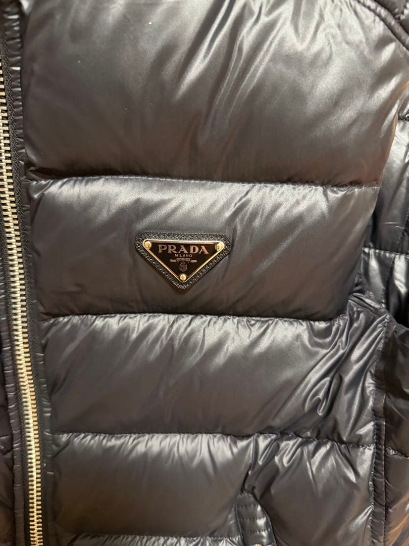 ⭐︎ふらぁっと⭐︎正規美品　プラダ ダウンベスト