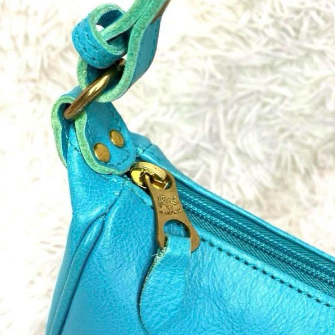 希少カラー　イルビゾンテ　ショルダーバッグ　ハーフムーン　半月　三日月　ブルー