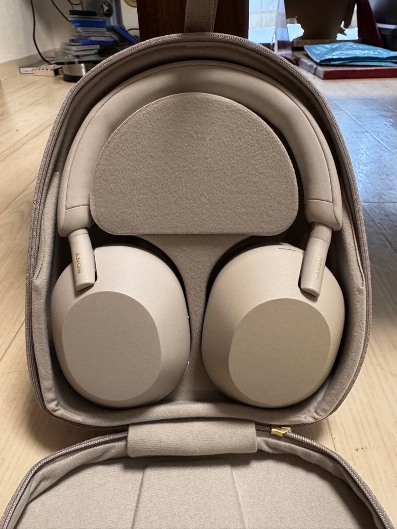 お値下げ限界。SONY WH-1000XM5 ワイヤレスヘッドホン ベージュ