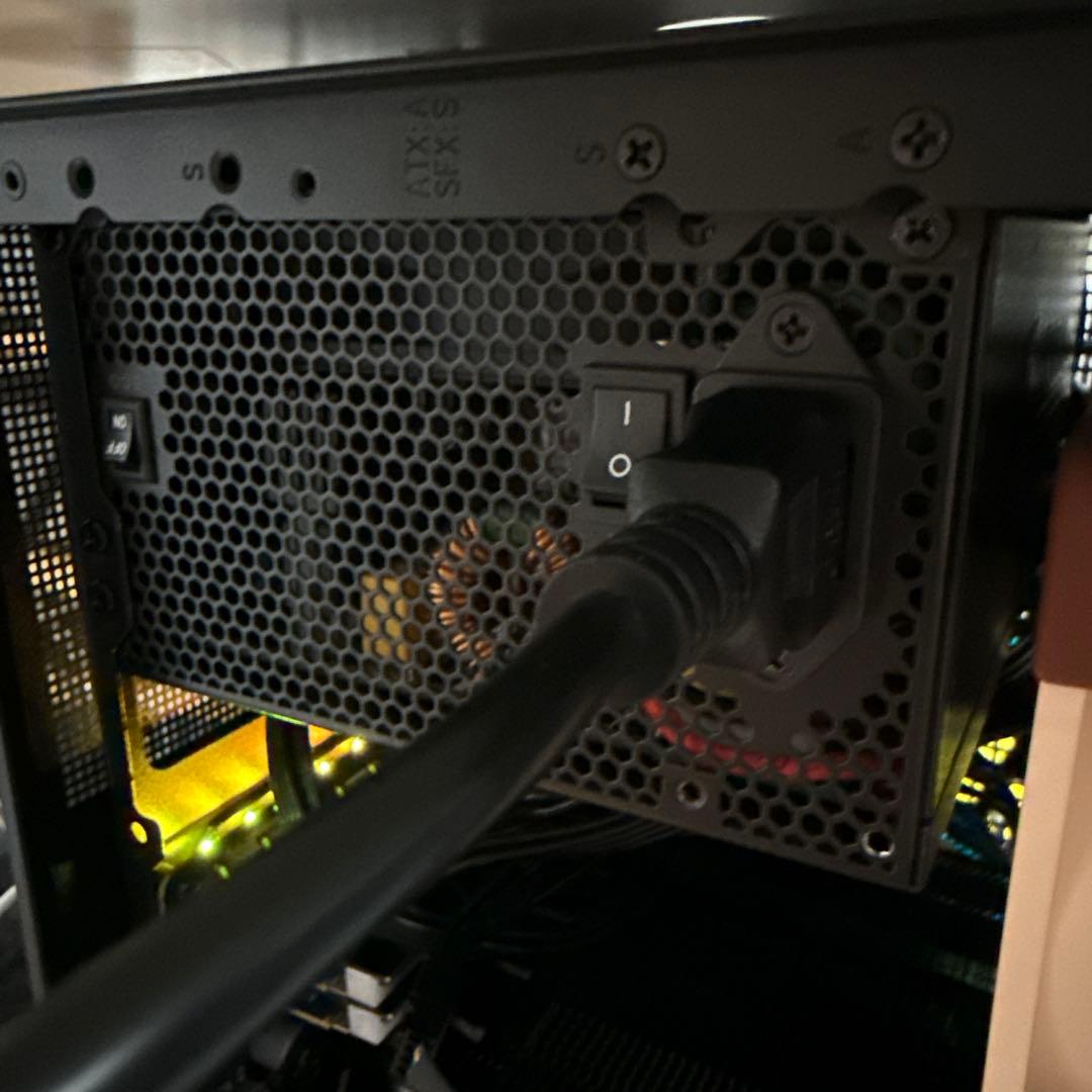 SUPER FLOWER LEADEX SE PLATINUM 1000W 電源