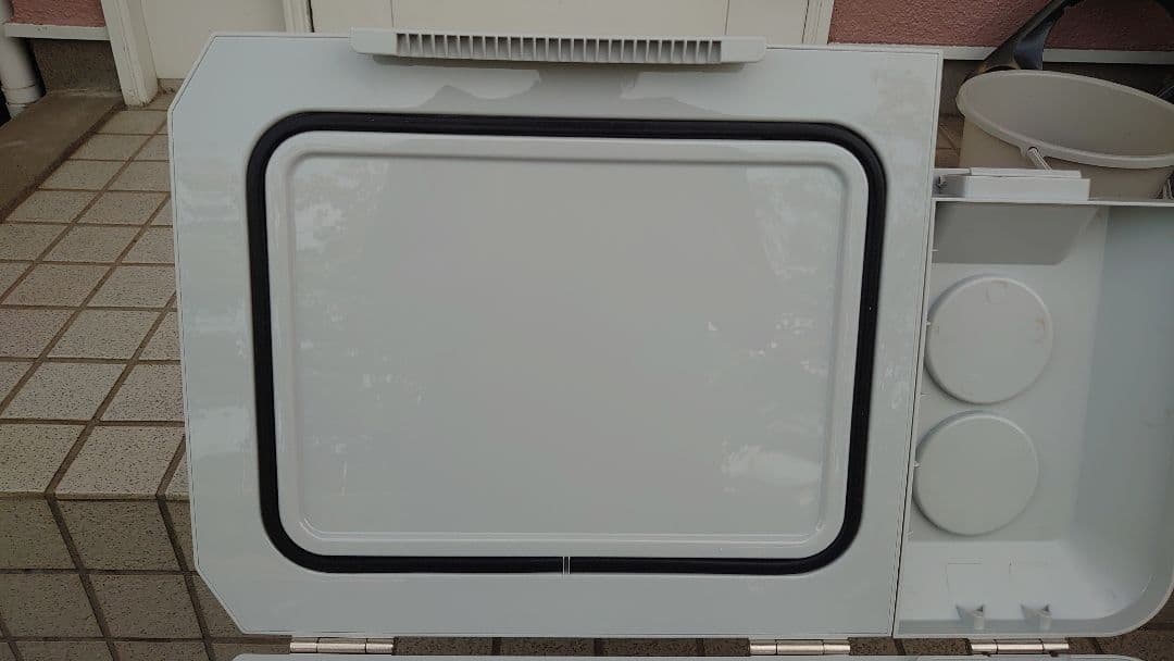 Makita CW180DZ 冷温庫