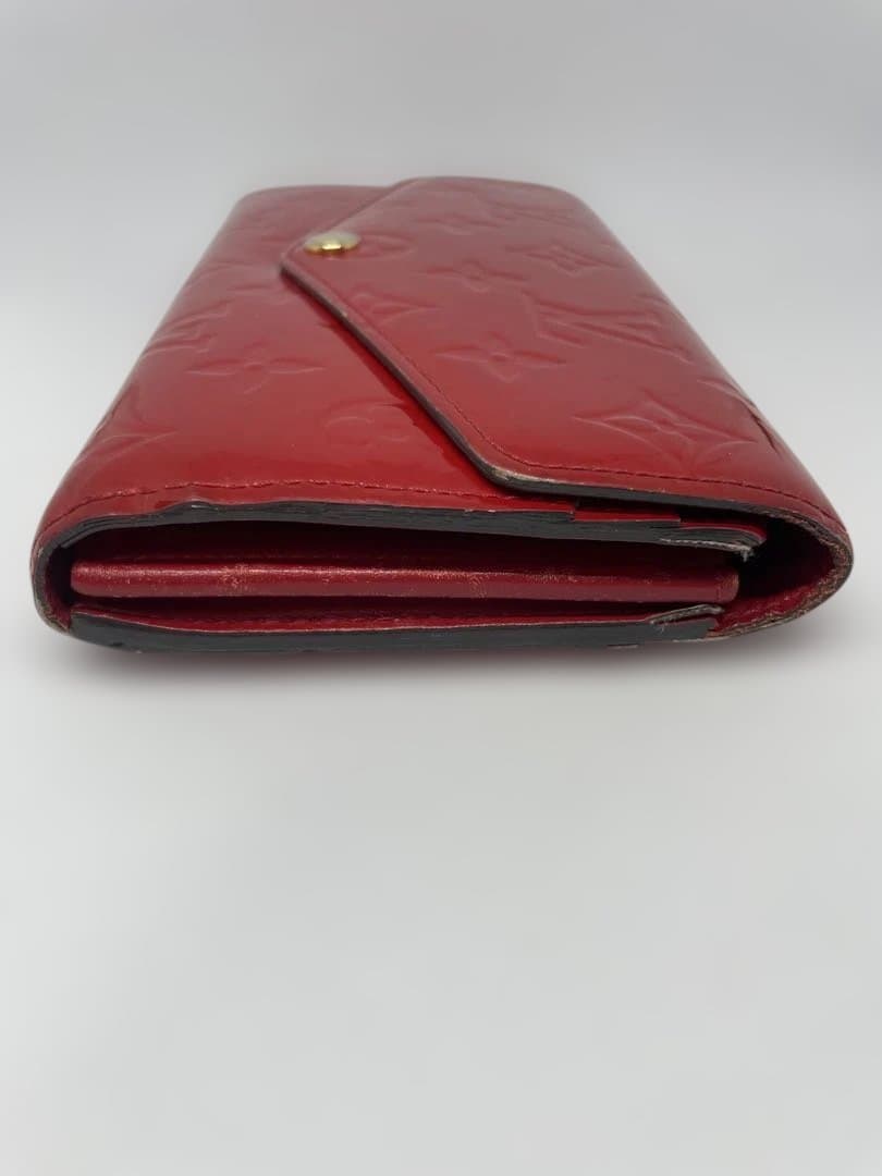 長財布　ヴィトン　ポルトフォイユサラ　ヴェルニ