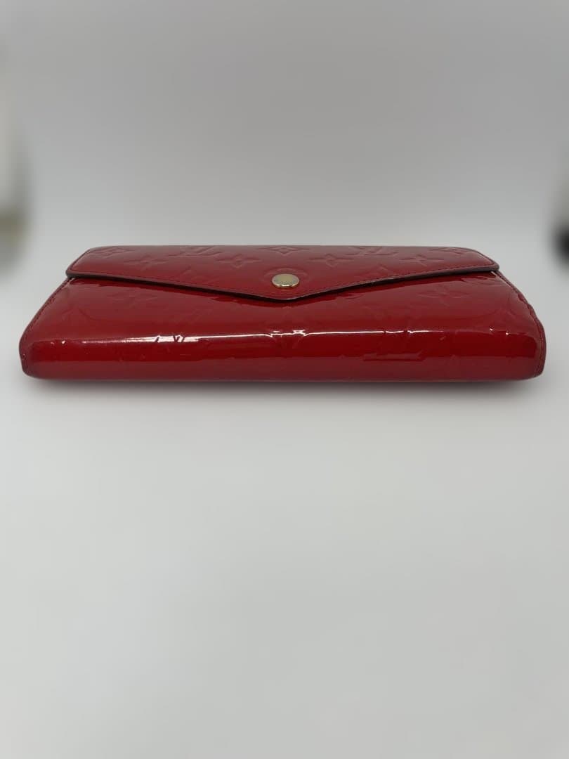 長財布　ヴィトン　ポルトフォイユサラ　ヴェルニ