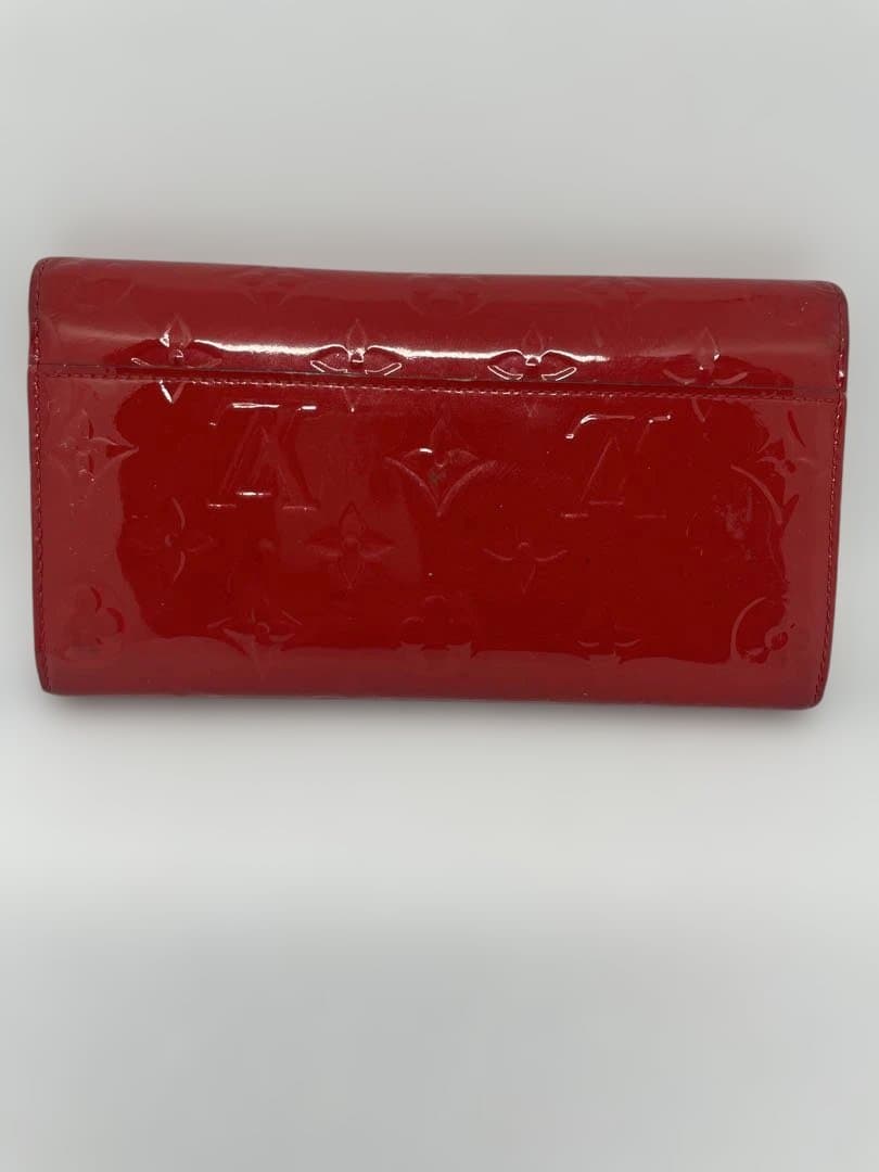 長財布　ヴィトン　ポルトフォイユサラ　ヴェルニ