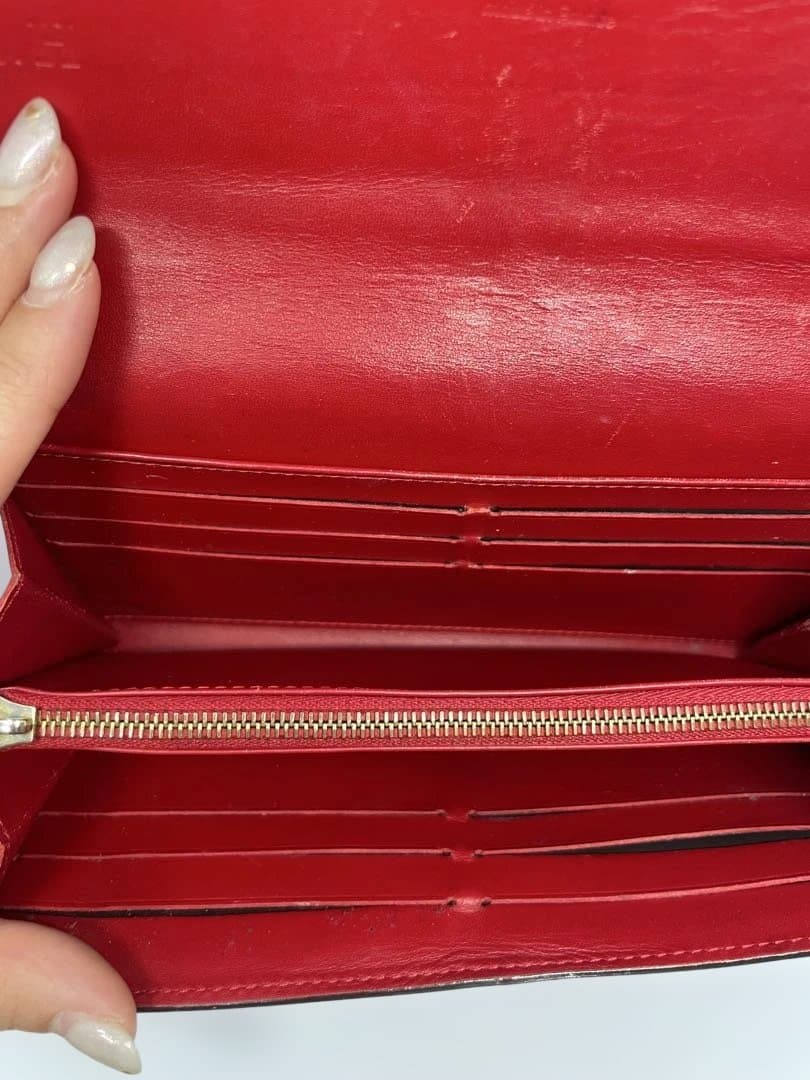 長財布　ヴィトン　ポルトフォイユサラ　ヴェルニ