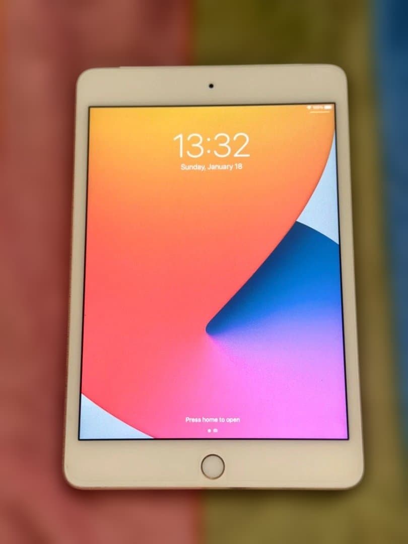 iPad mini4ゴールド 32GB Wi-Fi + Cellular モデル