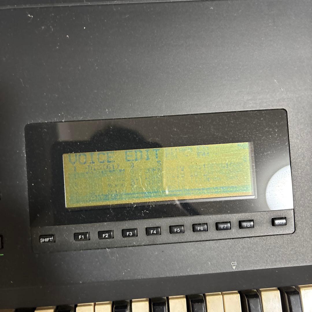 Yamaha SY77 シンセサイザー ケース付き