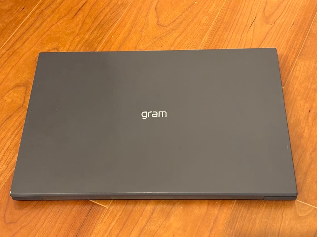 LG gram 17インチで1350グラム。英語キーボード・日本語Win11