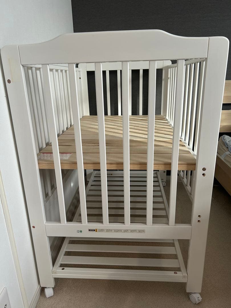 【送料込】カトージ　ハイシートベビーベッドⅡ レギュラー　すのこ床板　収納付き