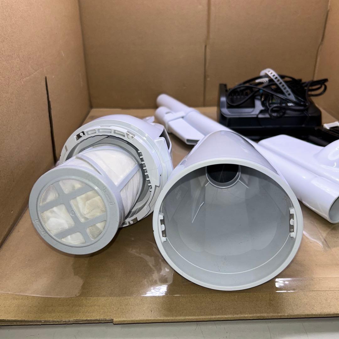 マキタ コードレス掃除機　CL108FDSHW