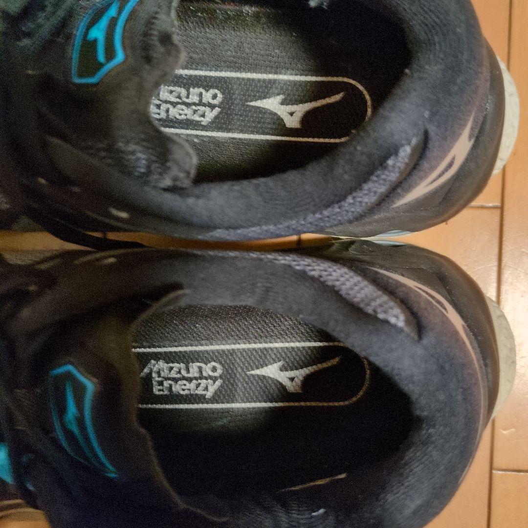 【美品】Mizuno バレーボールシューズ　ウエーブライトニング 週末セール