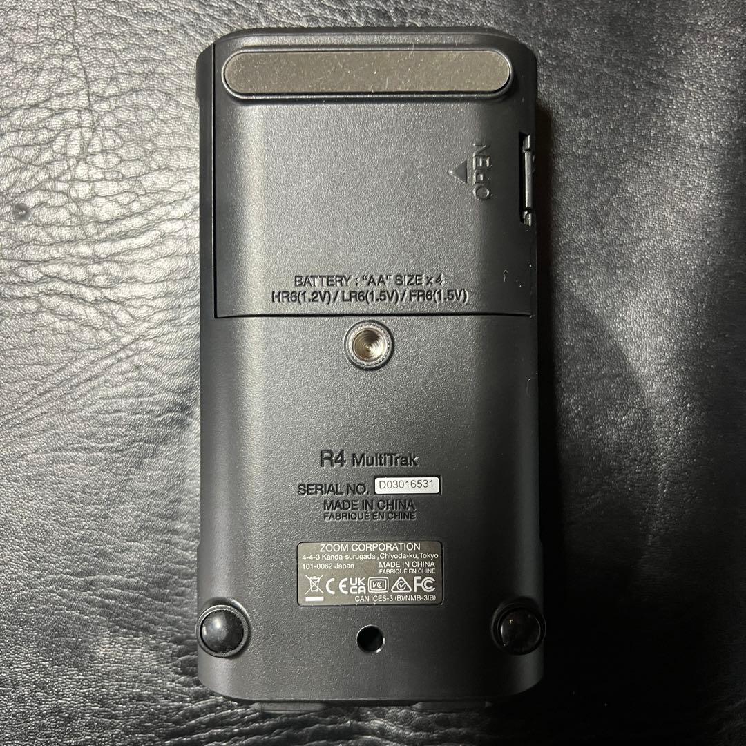 ZOOM R4 MultiTrak マルチトラックレコーダー