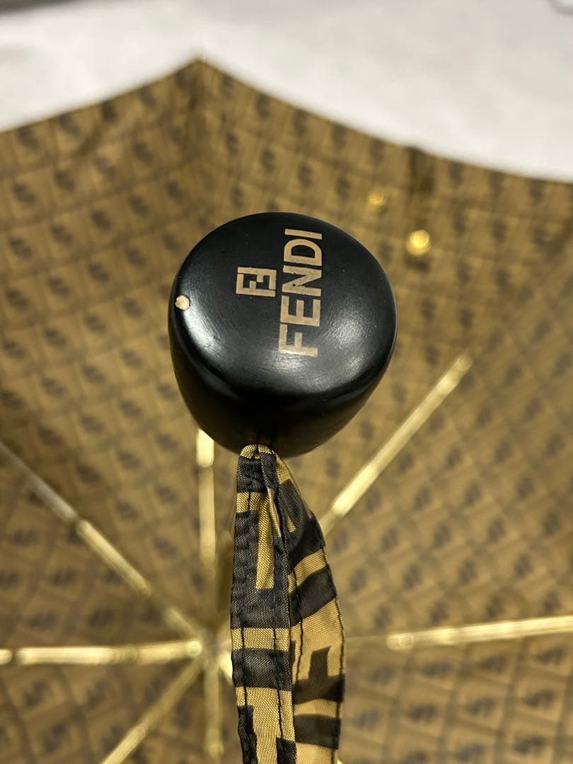 【人気】FDNDI フェンディ 折り畳み傘 ワンタッチ開閉 ズッカ 総柄