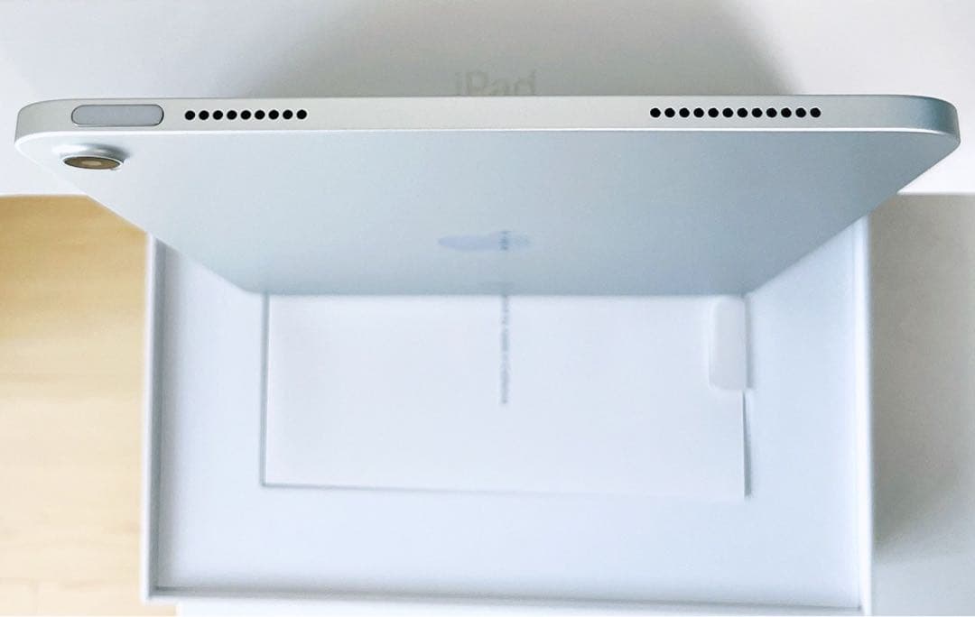 【美品】iPad 第10世代 Wi-Fi 64GB シルバー｜箱・付属品完備