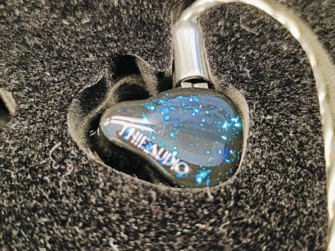 メ*ル様 THIEAUDIO Hype4　イヤホン