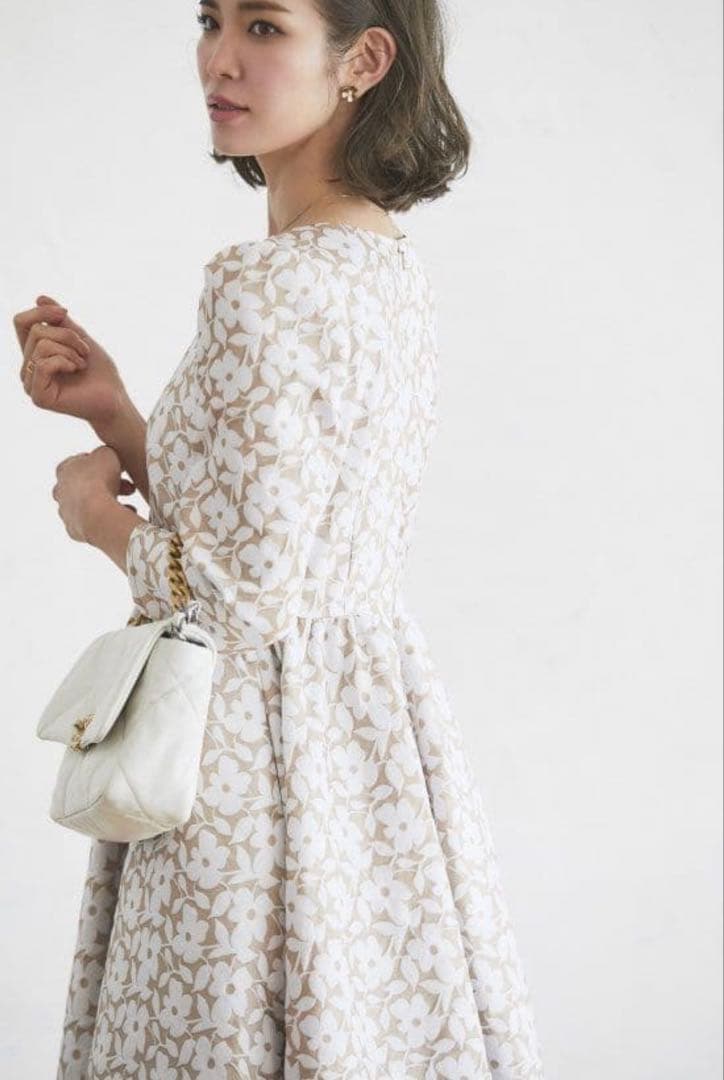 SEVENTENbyMIHOKAWAHITOツートンジャガードフラワーワンピース