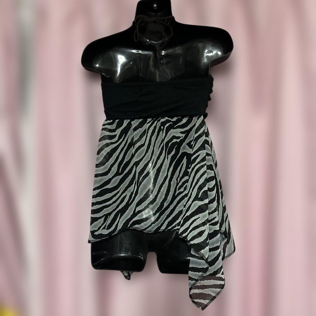 未使用　d.i.a ゼブラ柄ストラップレスキャミソール