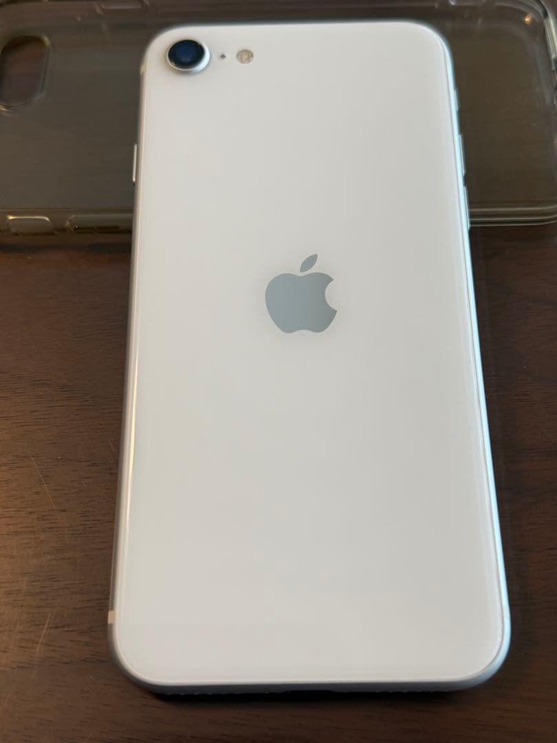 iPhone SE2 ホワイト64GB SIMロック解除済　3台セット売り可能