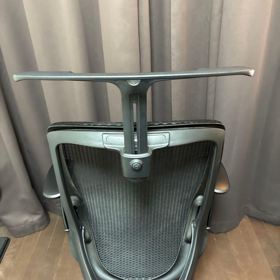 オカムラ　シルフィ　ハンガーあり　肘置きあり