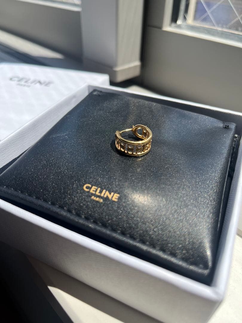 CELINE セリーヌ　ゴールド トリオンフ　ピアス