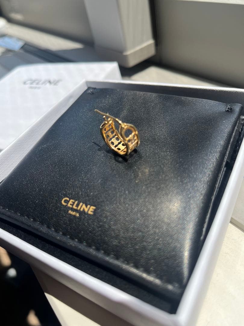CELINE セリーヌ　ゴールド トリオンフ　ピアス