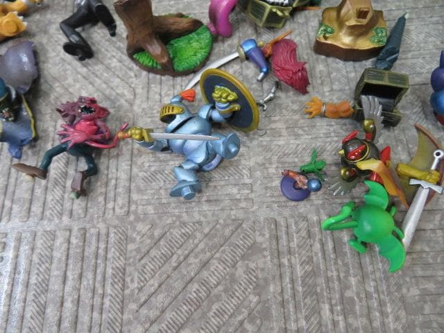 ぼ*り様 6RR1822 大量!!ドラゴンクエスト ミニフィギュア