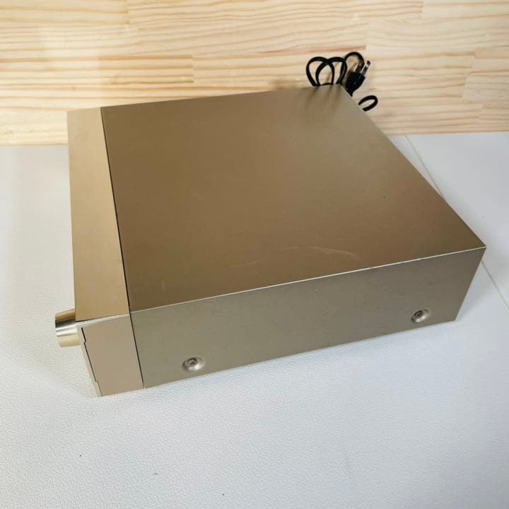 SANSUI 高感度高音質　チューナー　T-α77