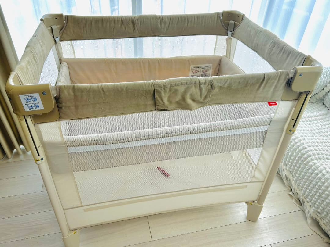 【匿名配送】ベビーベッド　ココネルエアー　アップリカ