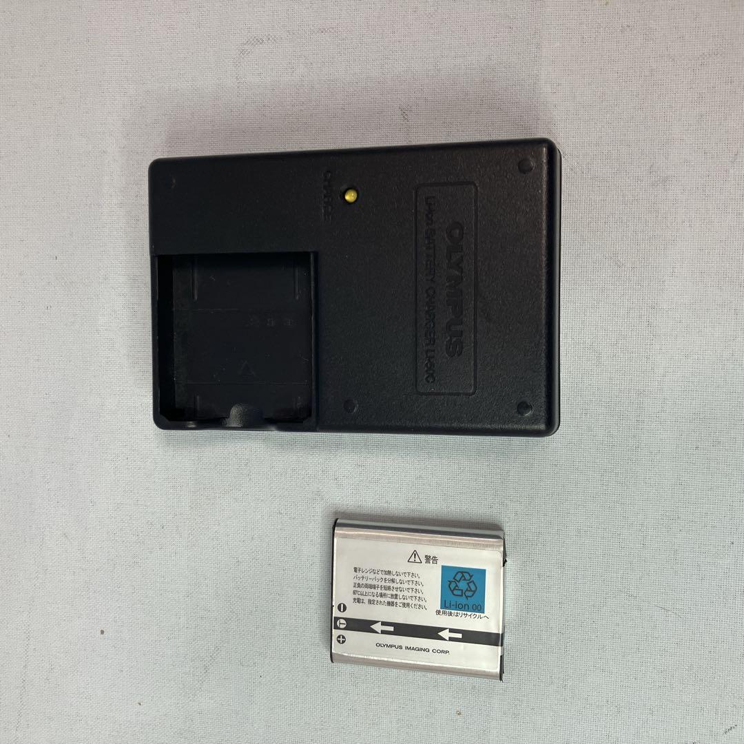≪美品≫OLYMPUSデジカメ u1020 ホワイト 充電器付き 1010万画素