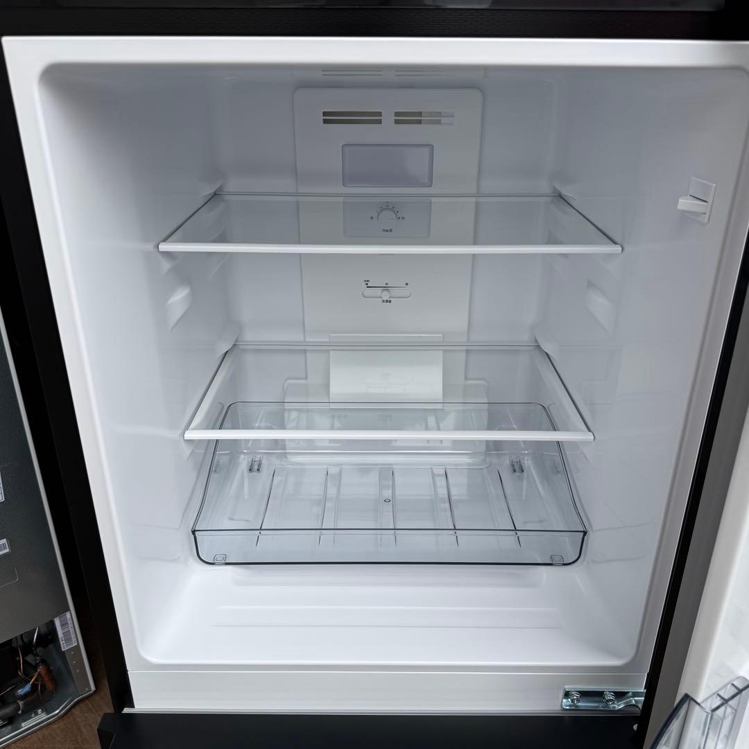 C7534★2023年製★未使用に近い★ツインバード 冷蔵庫 ミラーブラック 鏡