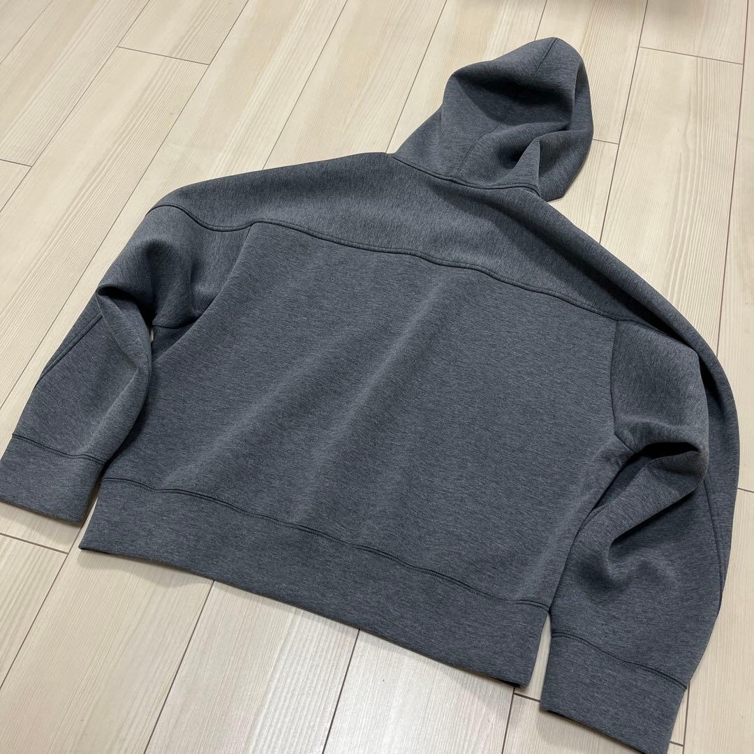 theory luxeパーカー定価3万円