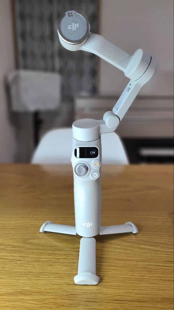 DJI Osmo Mobile 7 スマホ用スタビライザー 　ジンバル
