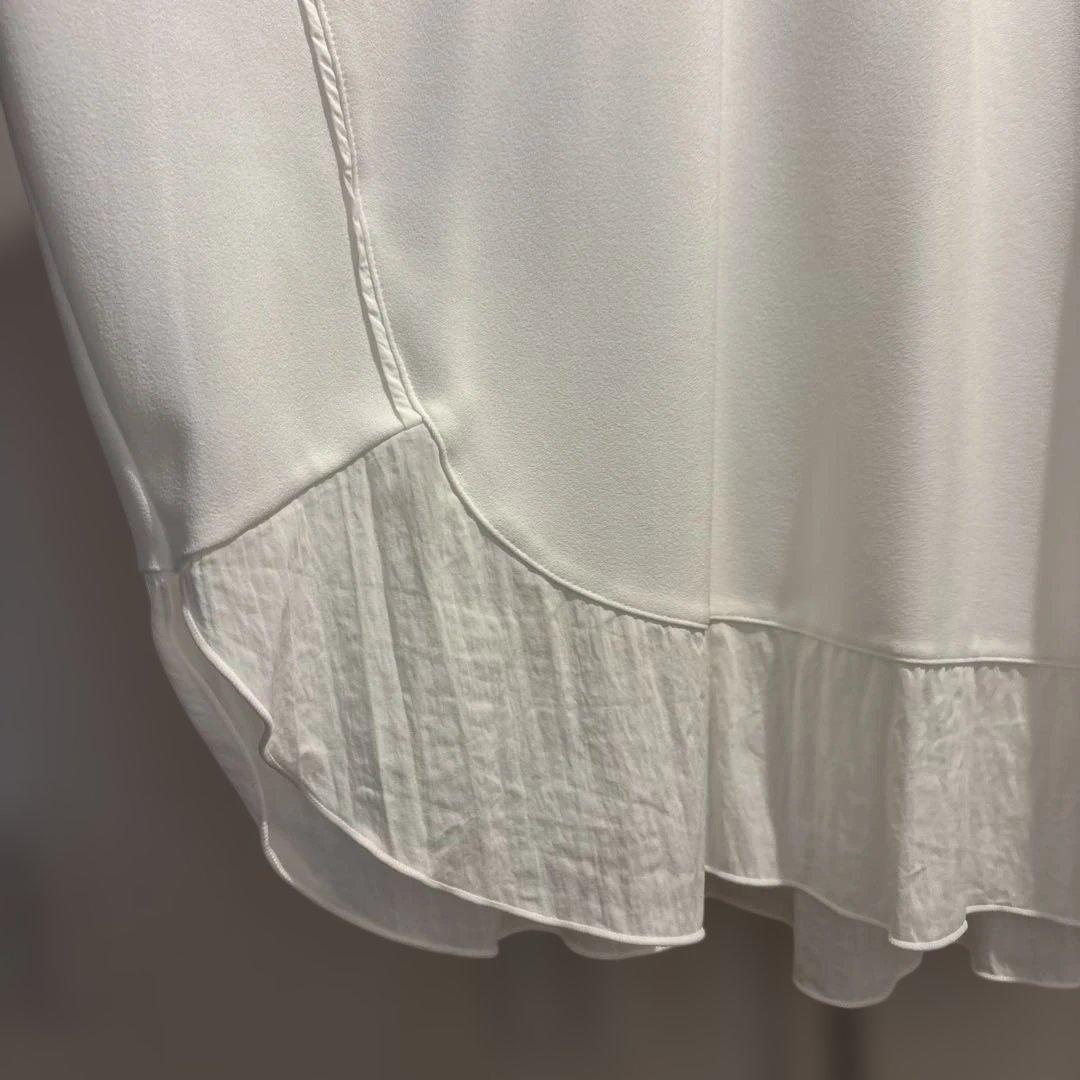 BEARDSLEYビアズリー　ラウンドヘムプルオーバー ホワイト