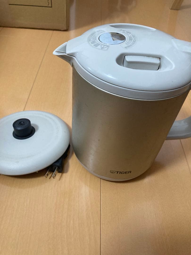TIGER 蒸気レス電気ケトル わく子 (0.8L) ベージュ PCH-A080