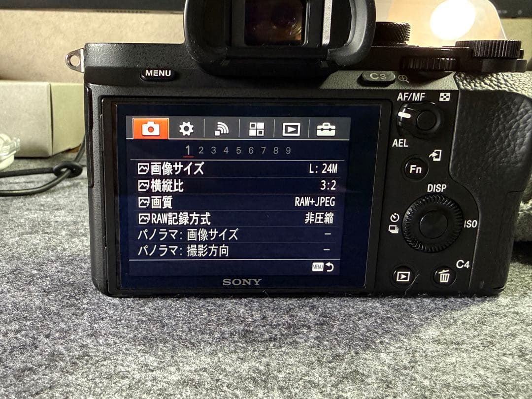 SONY α7 II ボディILCE-7M2 +純正バッテリー2個