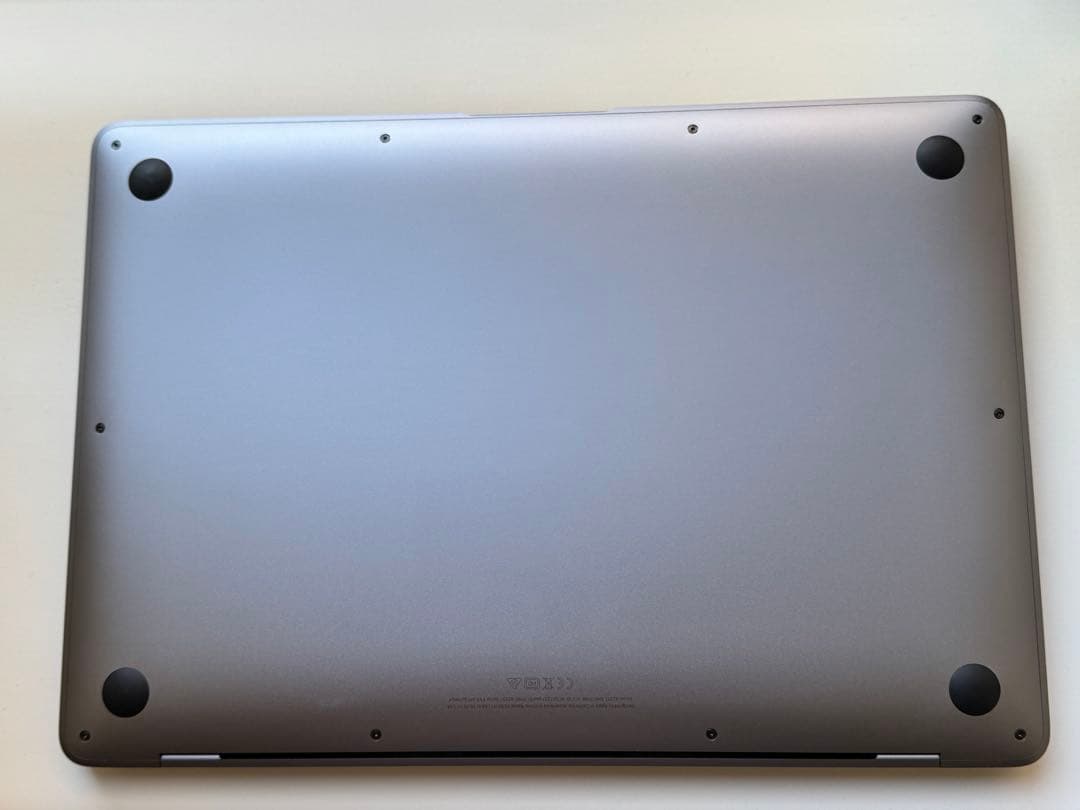 MacBook本体 MacBook Air (M1, 2020) 16GB 256