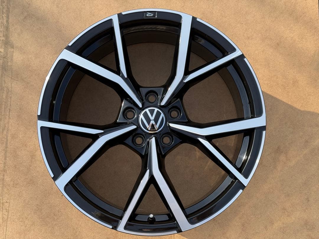 フォルクスワーゲン VW ゴルフ8GTI 純正ホイール Estoril