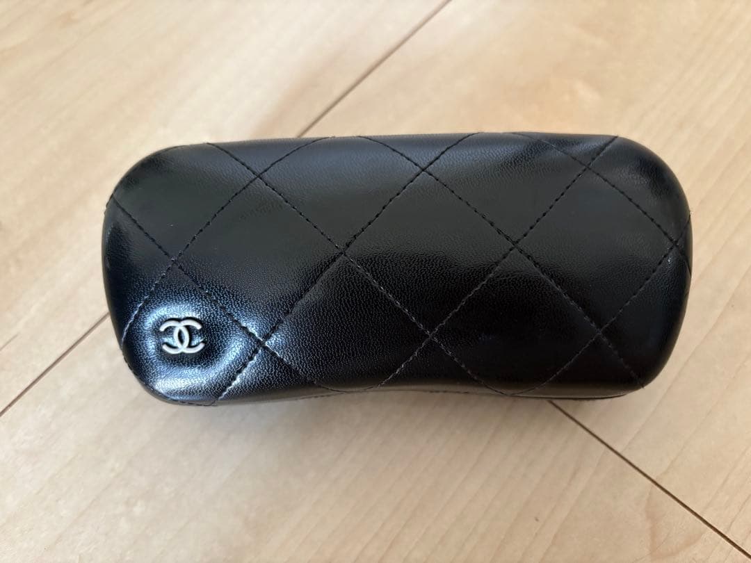 Burberry グレー系ラウンドサングラス ケース付き