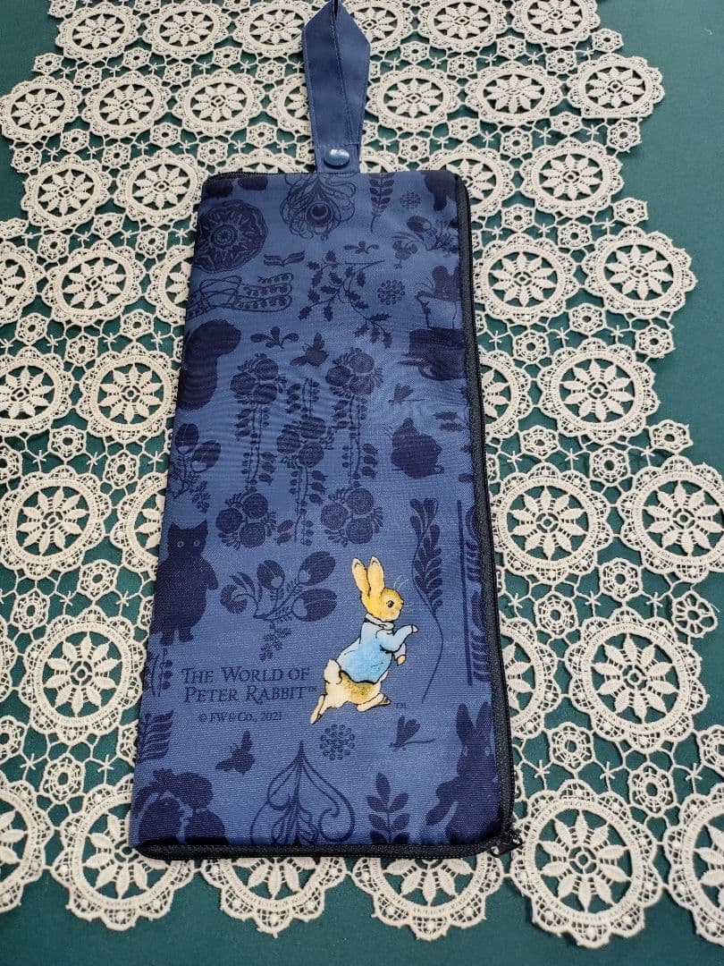 新品未使用セリーヌ、晴雨兼用折りたたみ傘 黒とベージュツートンカラー 男女兼用