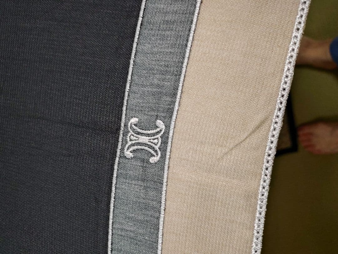 新品未使用セリーヌ、晴雨兼用折りたたみ傘 黒とベージュツートンカラー 男女兼用